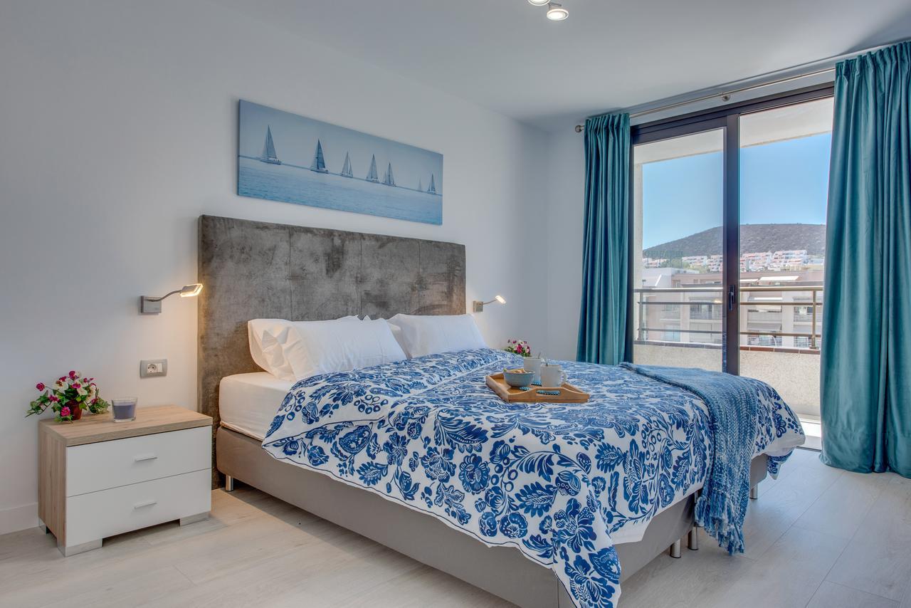 Modern Apartments Los Cristianos Center Exterior photo