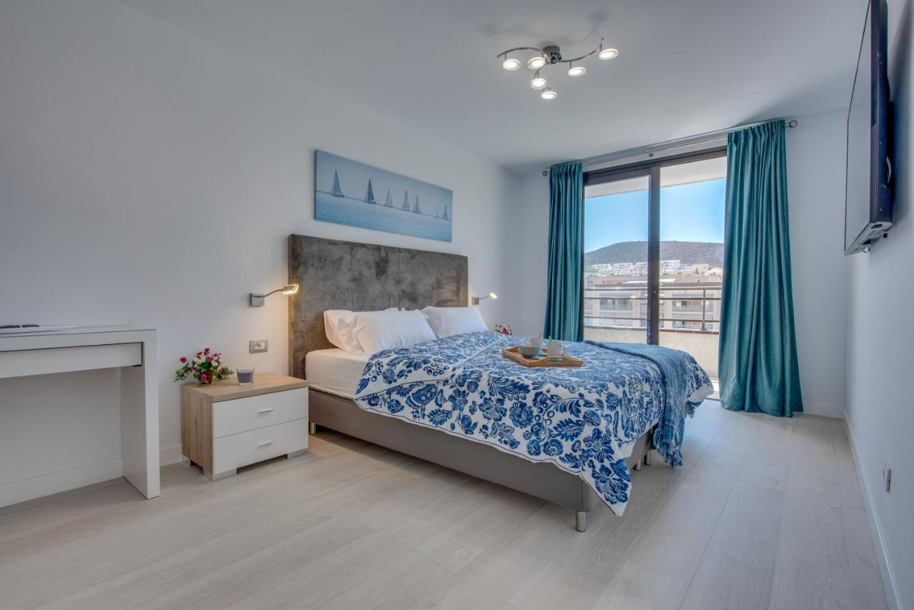Modern Apartments Los Cristianos Center Exterior photo